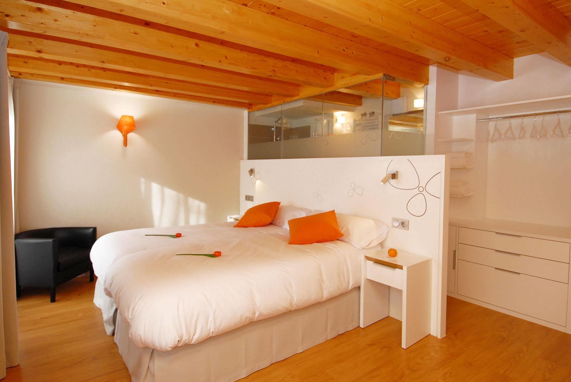 Hostal Rimbombin Burgos Ngoại thất bức ảnh